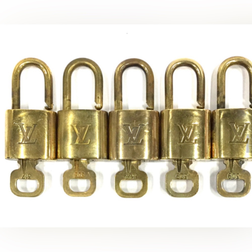 Authentic LOUIS VUITTON LV 5 SET PADLOCK CADENA KEY